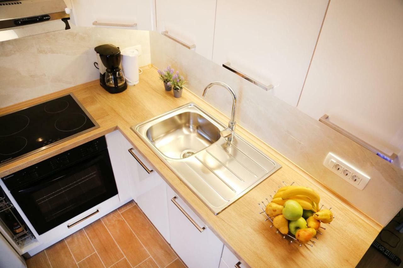 New, Sunny Apartment Surrounded By Nature 오미살즈 외부 사진