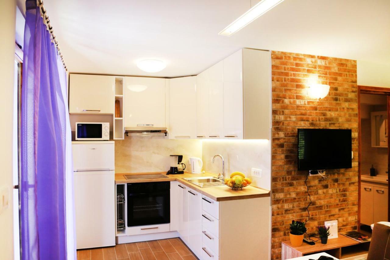 New, Sunny Apartment Surrounded By Nature 오미살즈 외부 사진